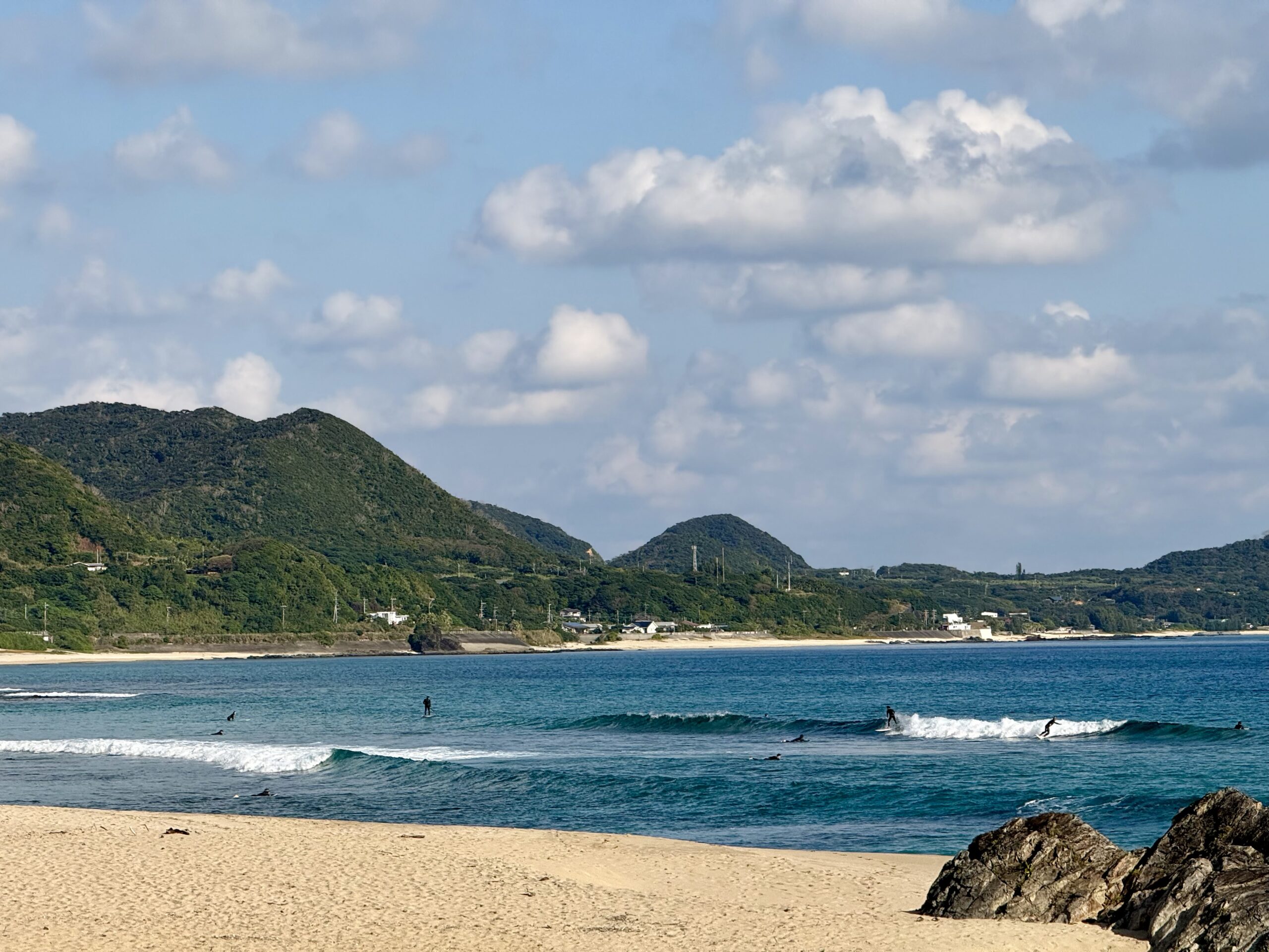 サーフィンで有名な手広海岸